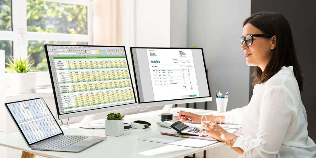online taxes and invoice using computer
