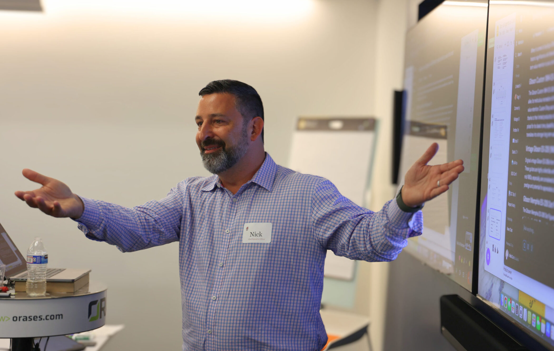 Nick Damoulakis speaking at Orases