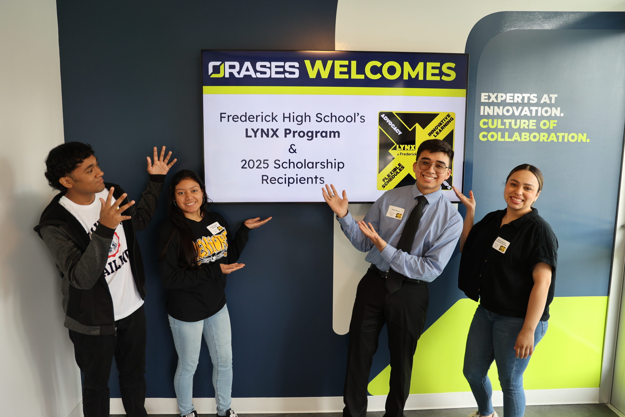 LYNX Students at Orases
